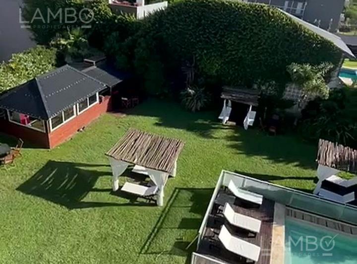 Terreno · 600m²