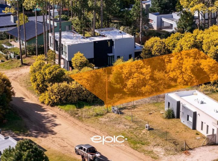 Terreno · 733m²