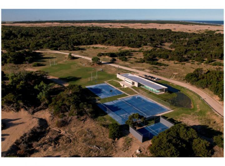 Terreno · 1353m²