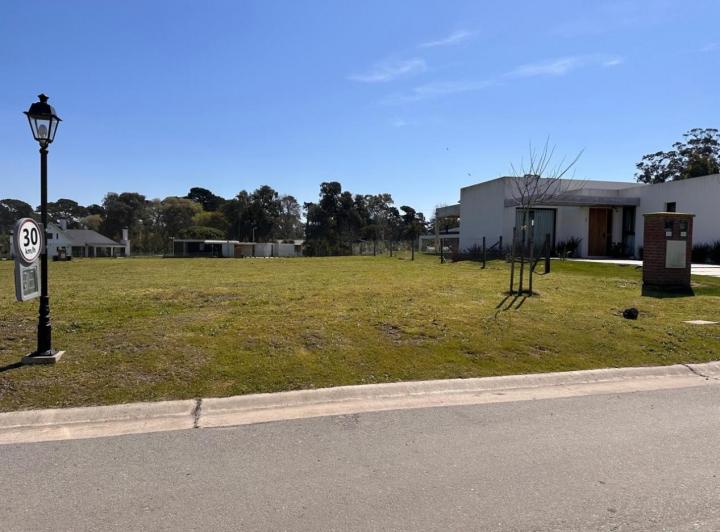 Terreno · 633m²