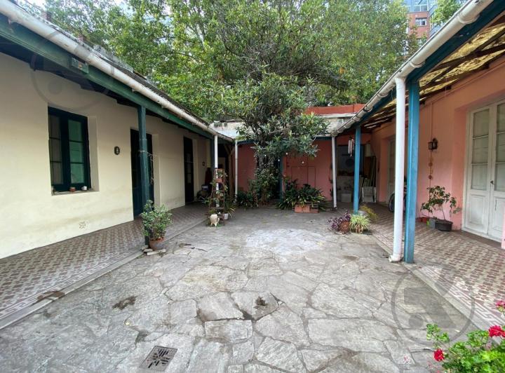 Terreno · 300m²