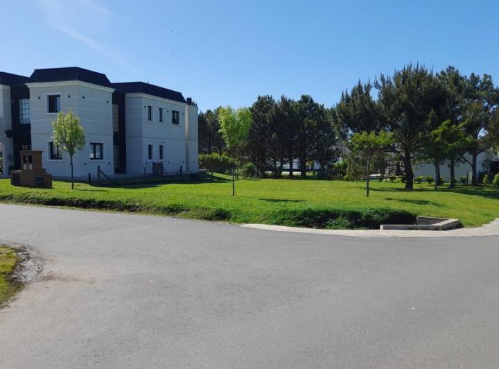 Terreno · 618m²
