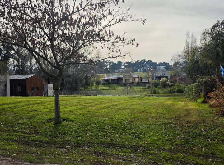Terreno · 942m²