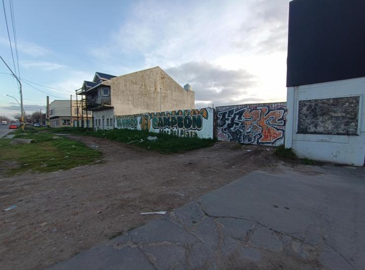 Terreno · 688m²