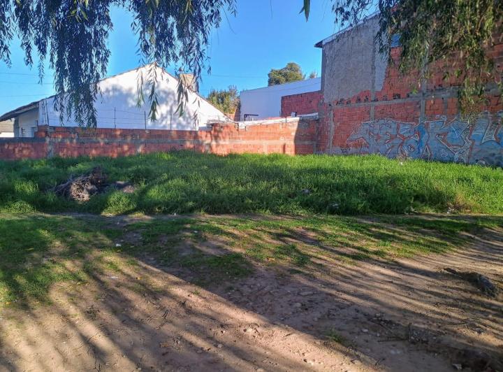 Terreno · 206m²