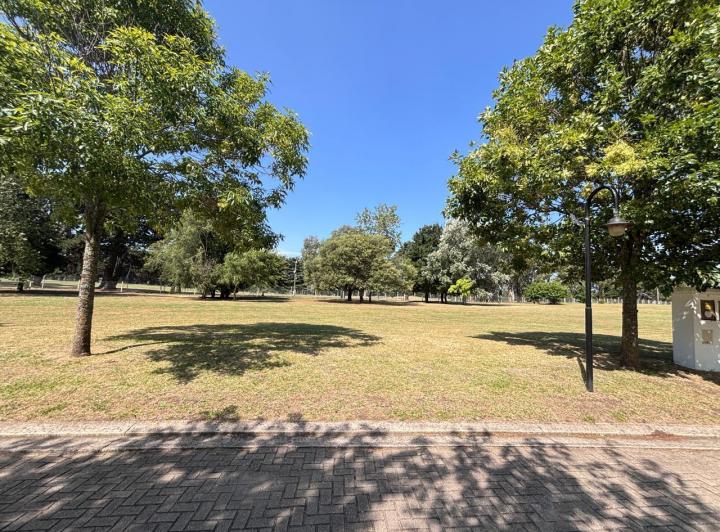 Terreno · 859m²