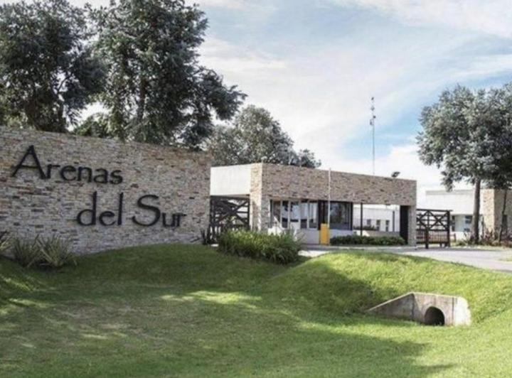 Terreno · 842m²