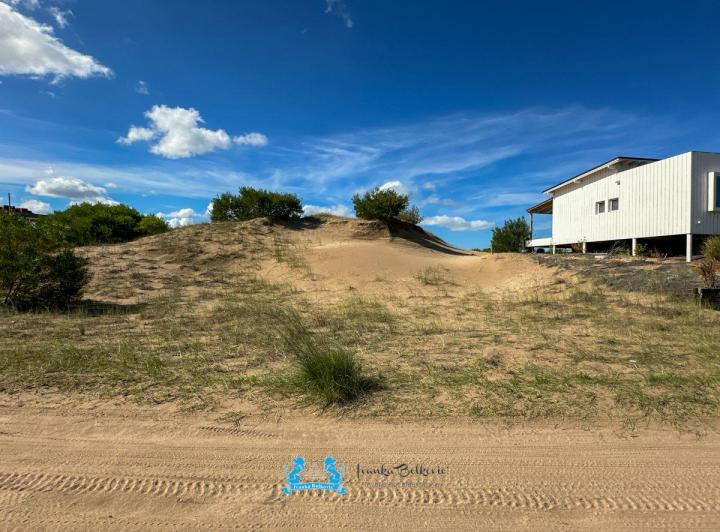 Terreno · 910m²