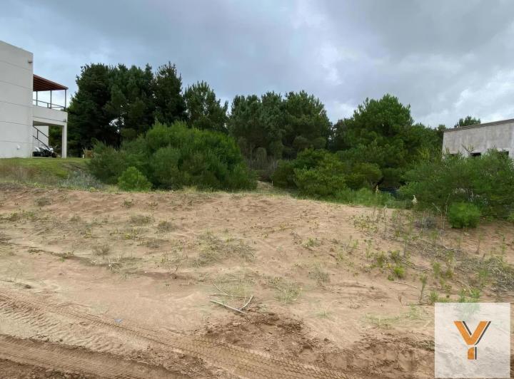 Terreno · 873m²