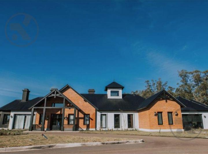 Terreno · 813m²