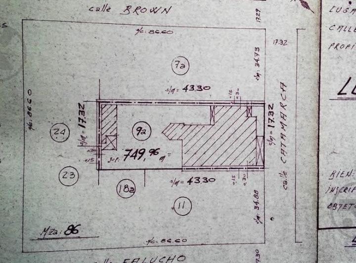 Terreno · 749m²