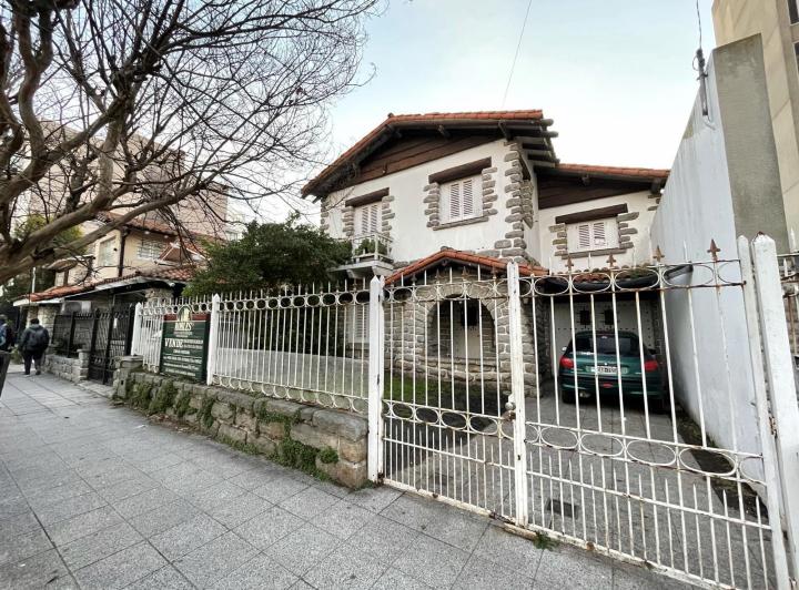 Terreno · 214m²
