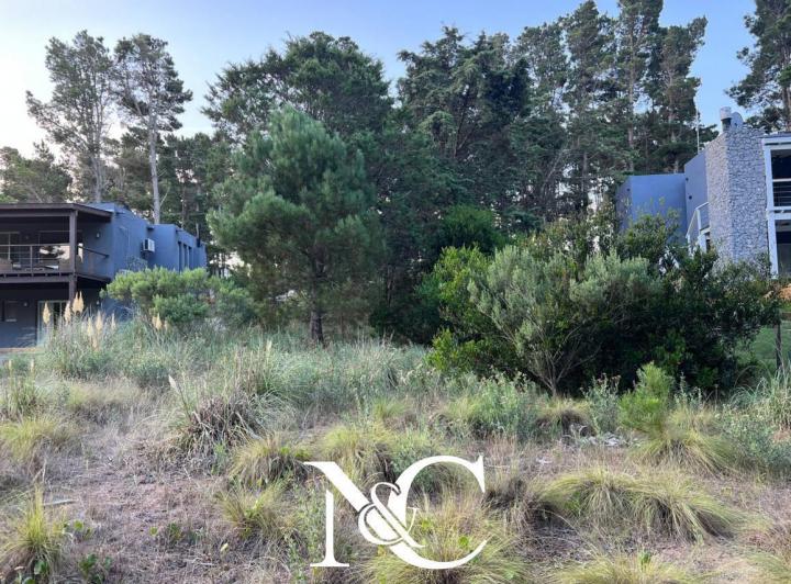 Terreno · 990m²