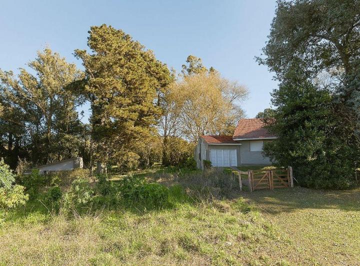 Terreno · 806m²