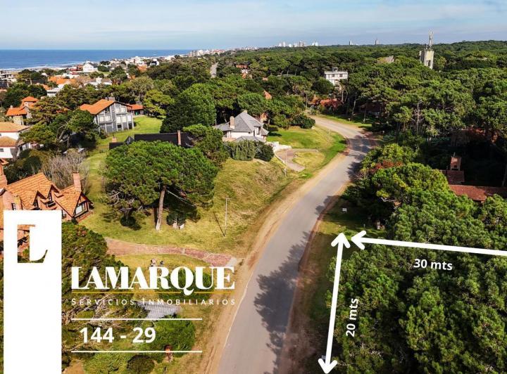 Terreno · 600m²