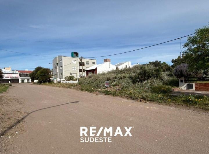 Terreno · 826m²