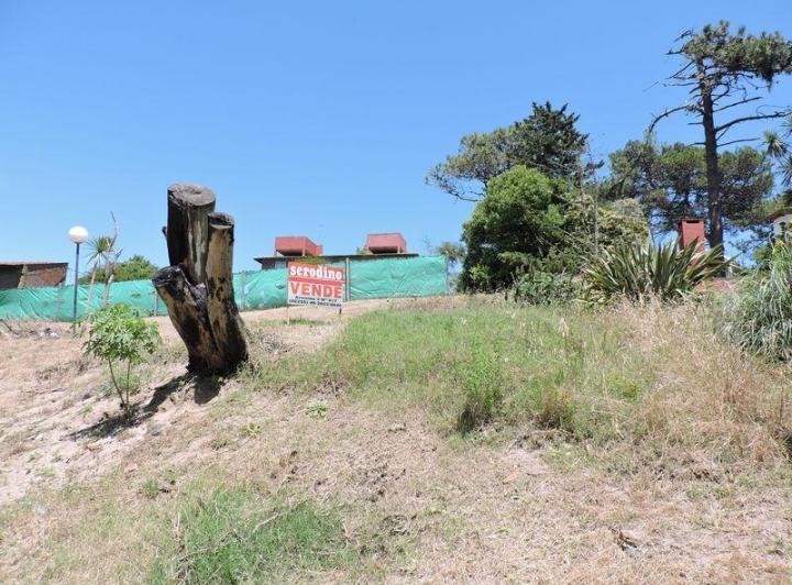 Terreno · 680m²