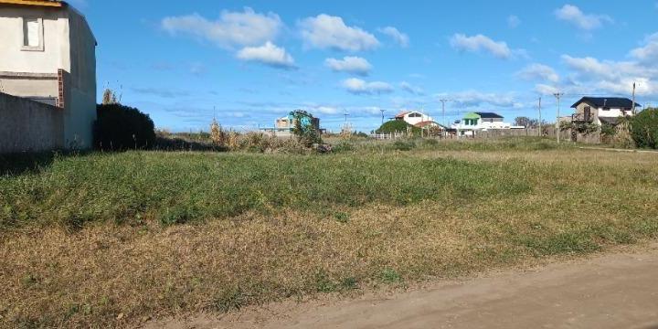 Terreno · 694m²