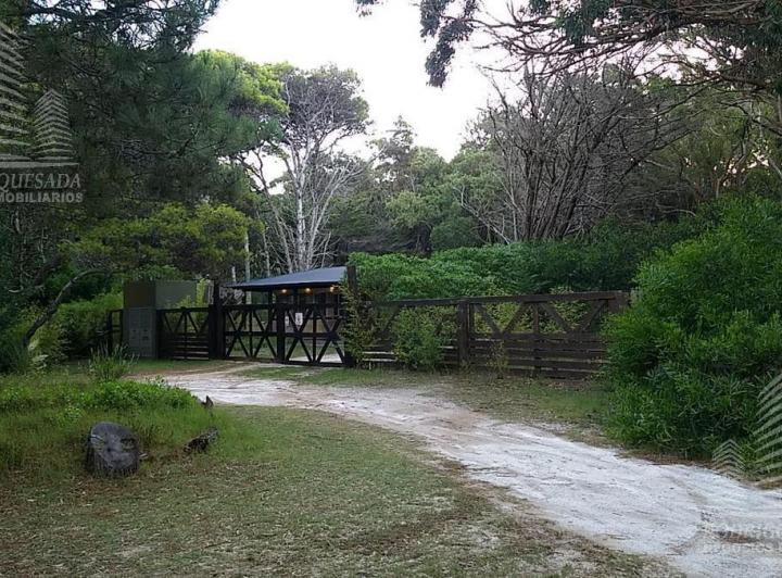 Terreno · 600m²