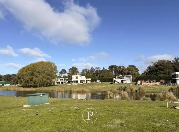 Terreno · 758m²