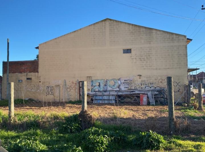 Terreno · 220m²