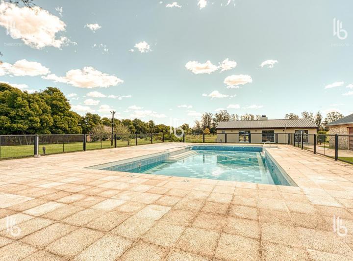 Terreno · 955m² · 1 Ambiente · 1 Cochera