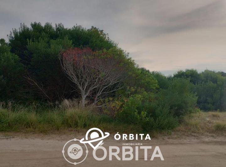 Terreno · 954m²