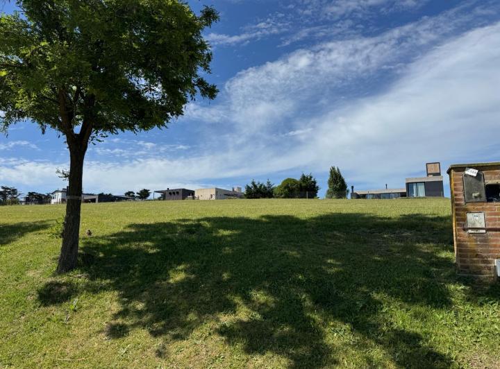 Terreno · 929m²