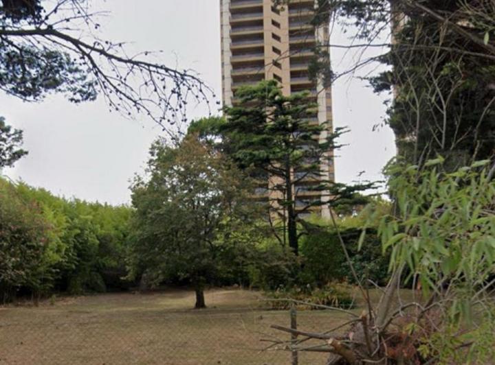 Terreno · 1477m²