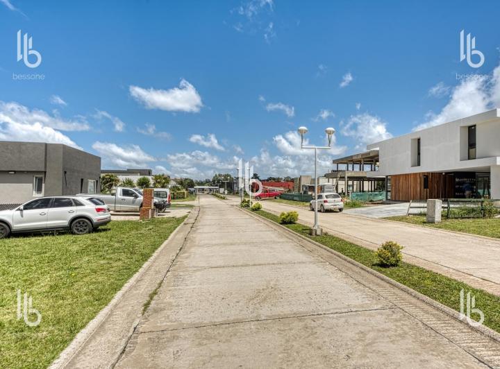 Terreno · 624m² · 1 Ambiente · 2 Cocheras
