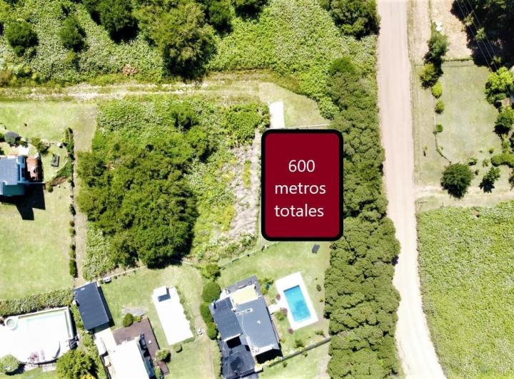 Terreno · 600m²