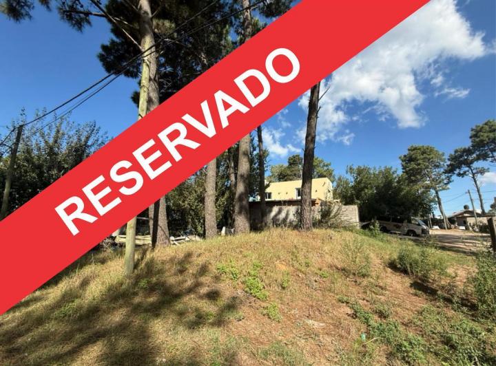 Terreno · 216m²