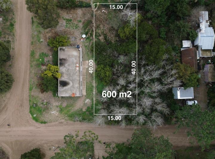Terreno · 600m²