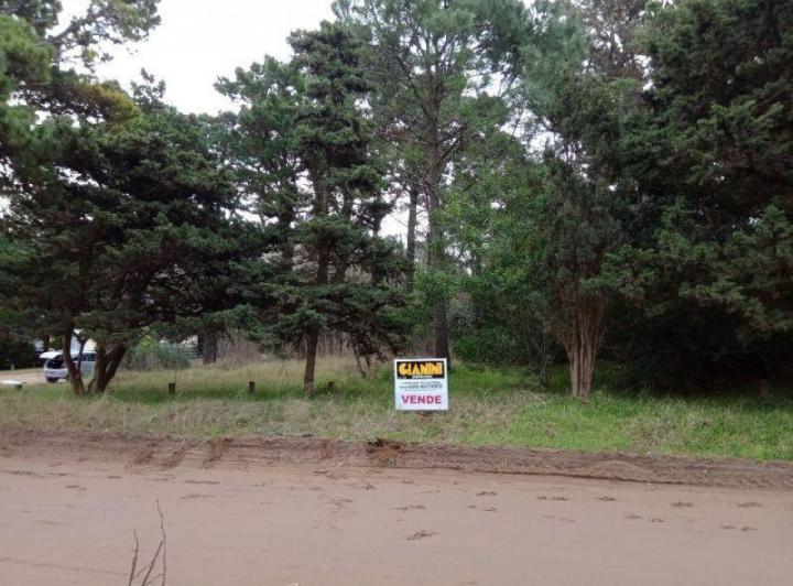 Terreno · 992m²