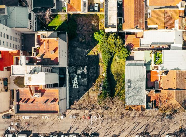 Terreno · 330m²