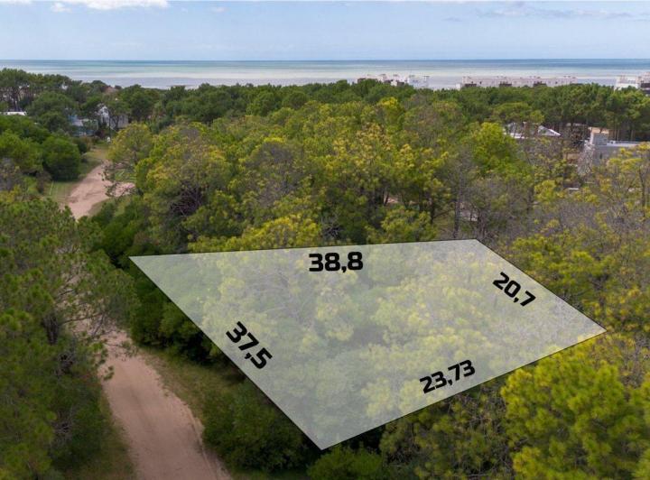 Terreno · 840m²