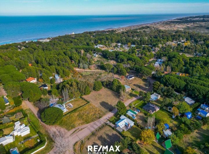 Terreno · 911m²