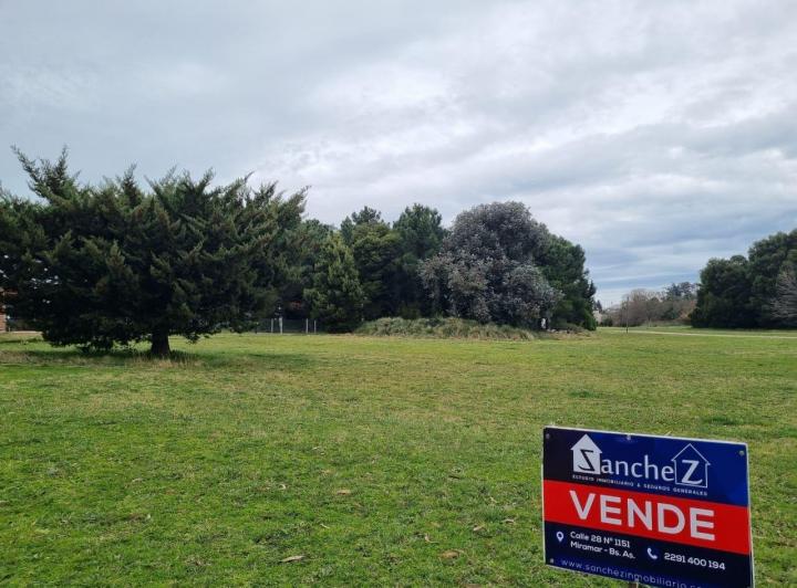Terreno · 408m²