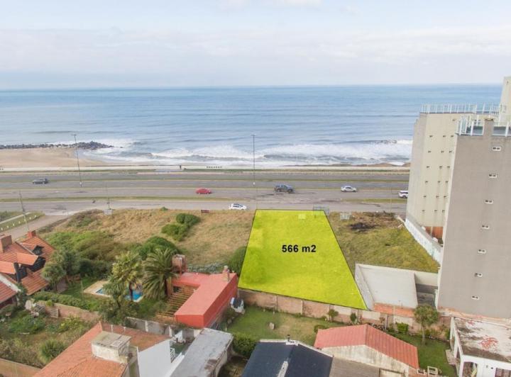 Terreno · 566m²