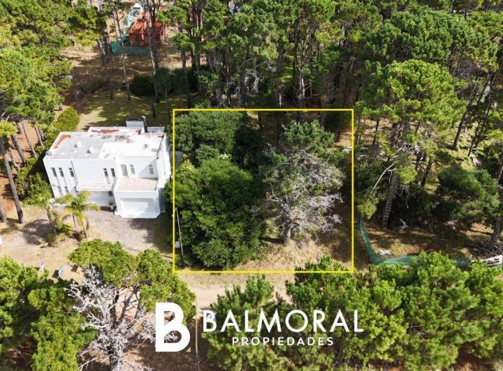 Terreno · 880m²