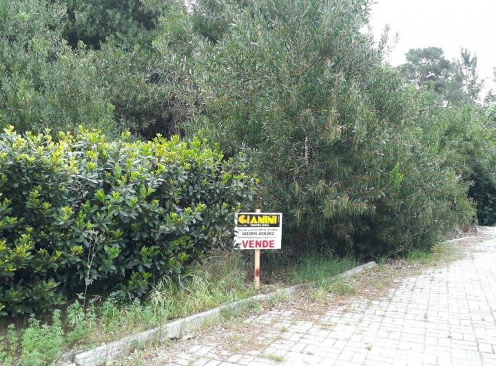 Terreno · 600m²