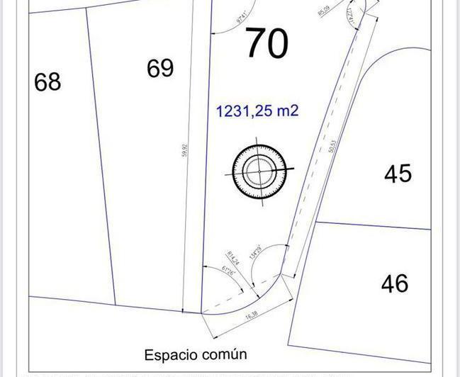 Terreno · 1231m²