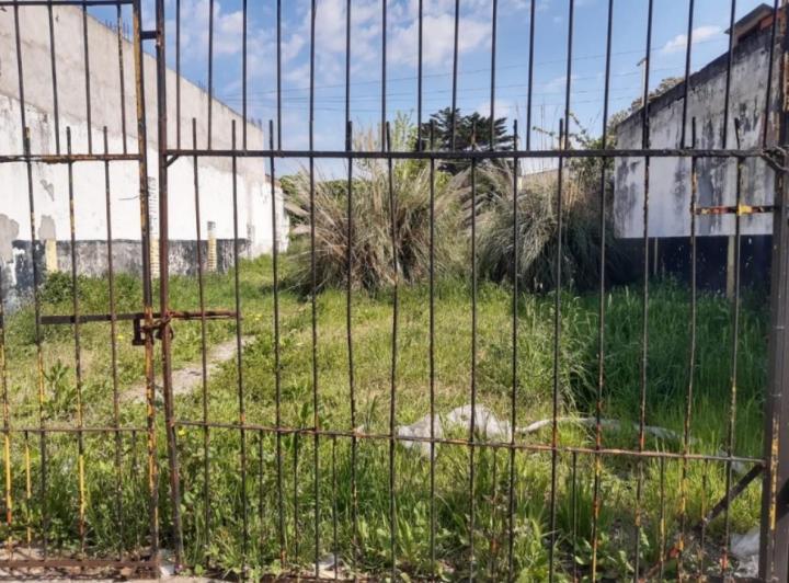 Terreno · 233m²