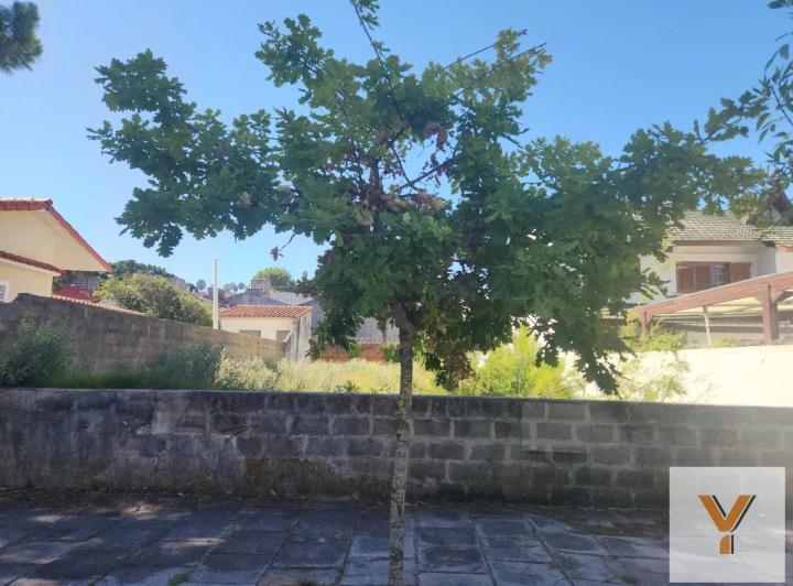 Terreno · 325m²
