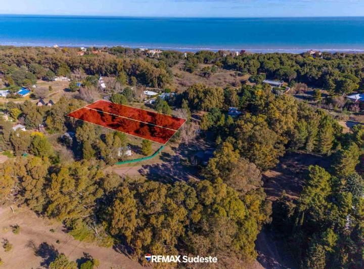 Terreno · 1400m²