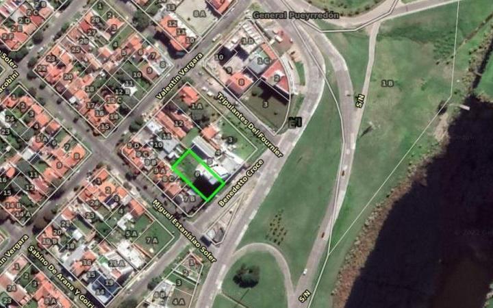 Terreno · 938m²