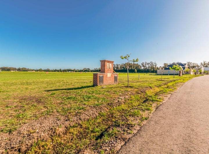 Terreno · 614m²