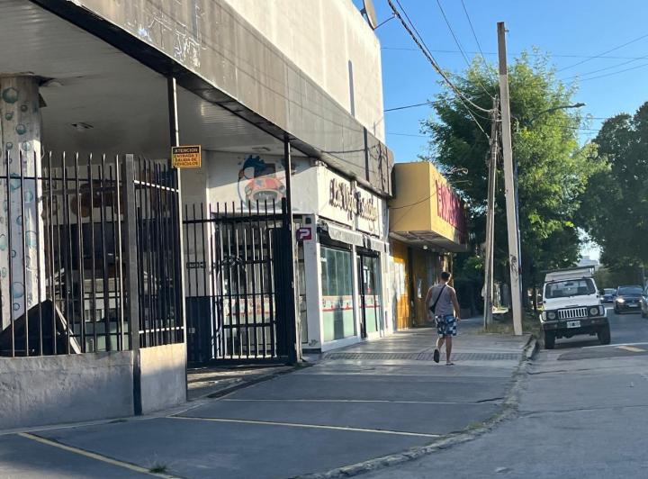 Terreno · 800m² · 25 Cocheras