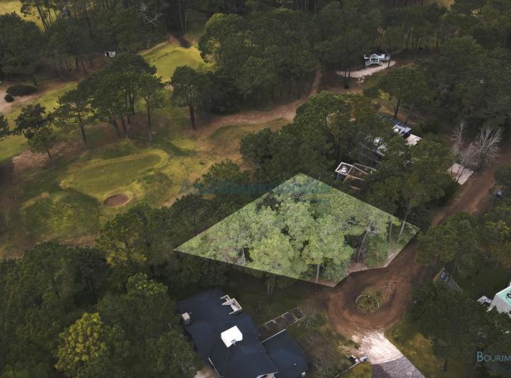 Terreno · 907m²