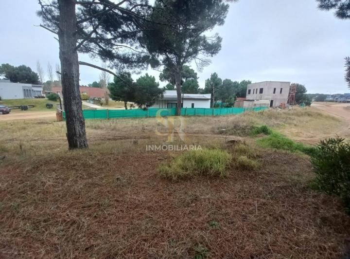 Terreno · 915m²
